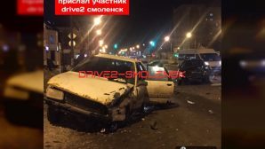 Водитель и пассажир жестко разбились на Крупской в Смоленске