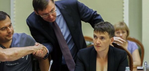 «Жуйте гранаты!»: Савченко и Луценко поскандалили на заседании комитета