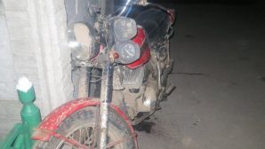 Мотоциклист и пассажир разбились о столб в Орловской области
