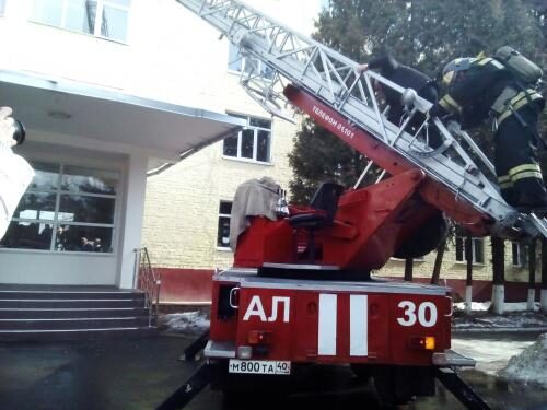 В Клинцах из больницы эвакуировали около 300 человек