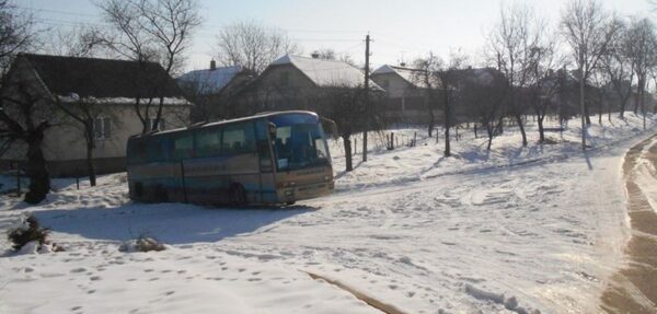 Во Львовской области нетрезвый мужчина угнал автобус