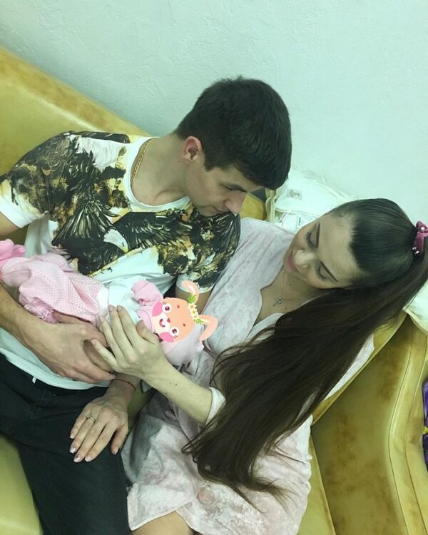 Дмитрий и Ольга Дмитренко готовятся к крещению дочери