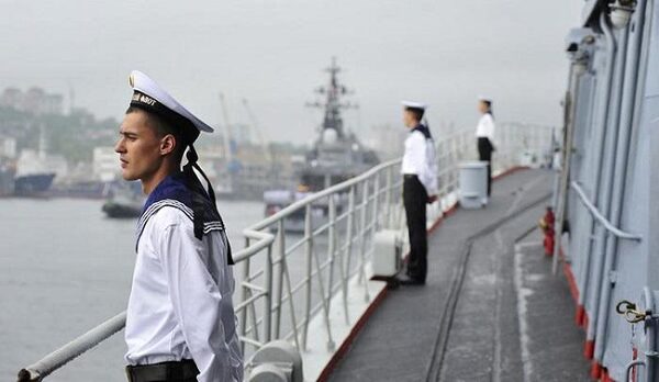 И янки поплыли: российские военные преподали урок опозорившимся американским морякам