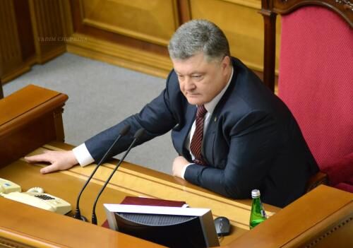 Порошенко намерен изменить в Конституции Украины статус Крыма