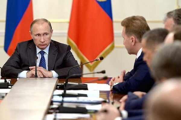 Путин дал напутствие новому правительству: "Отговорок не приму"