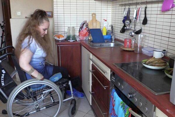 «Снаряды летали, как мячики»: украинка после ранений в Сирии два года не видела семью