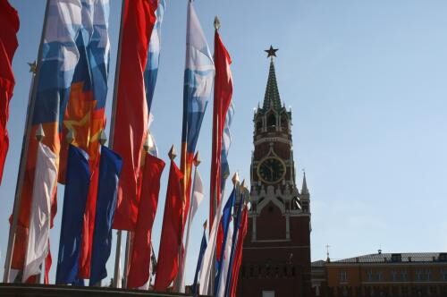 В Совфеде оценили провокации украинских националистов 9 мая