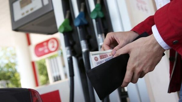 Цена за литр бензина сто рублей: возможно или нет, раскрыли в правительстве