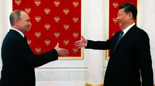 Глава КНР в обращении к Путину впервые назвал иностранца своим братом