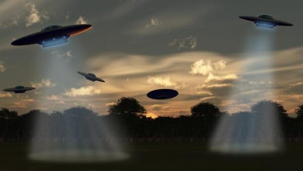 «Кто-то наблюдает за землянами», – уфолог объяснил появление инопланетян в Ростове  