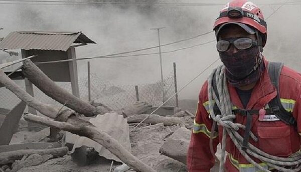 В Гватемале «вулкан-убийца» вновь проявляет активность