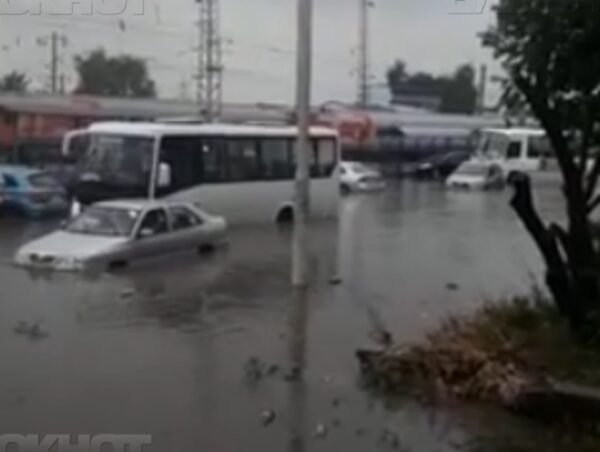 Новочеркасск затопило: коммунальные службы ликвидируют последствия стихии