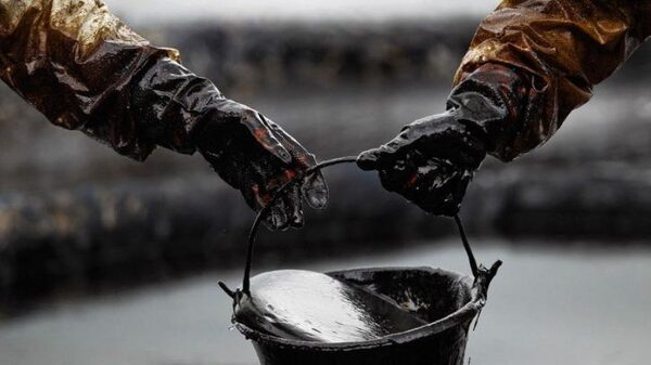 Цена на нефть в рублях установила абсолютный рекорд, но "вы держитесь"