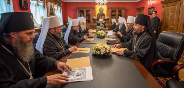 В УПЦ МП призвали Константинополь отозвать своих экзархов из Украины