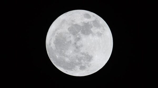 Над Китаем взойдет искусственная Луна