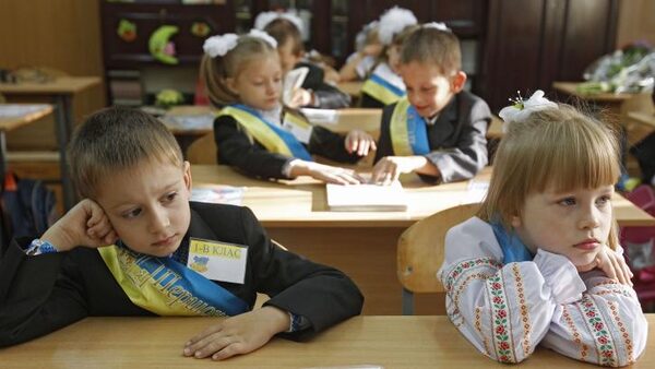 Украинские школы оказались под угрозой закрытия из-за долгов по зарплате перед учителями