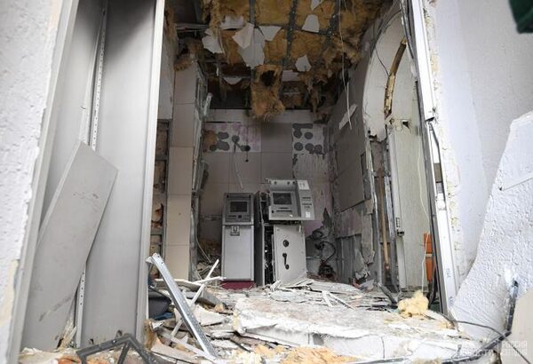 Взрыв прогремел в банке Новосибирска