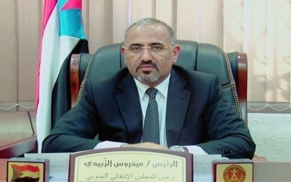 Министр обороны Йемена уцелел после взрыва на западе страны