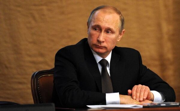 Путин — ФСБ: Пресекать любые призывы к агрессии, национализму и вражде