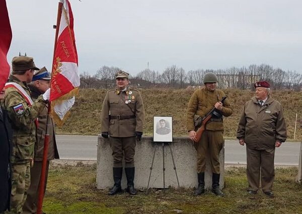 Впервые в Польше память Черняховского почтил поляк в форме красноармейца