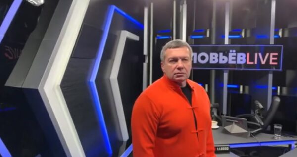 Техника самовылетающего удара Соловьева довела до слез от смеха тренера по боксу
