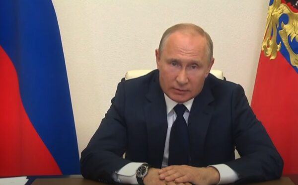Путин внес предложение об удвоении размера пособия по уходу за ребенком
