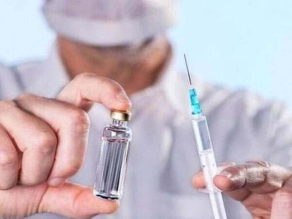 Роспотребнадзор объяснил, кому грозит штраф за отказ от вакцинации