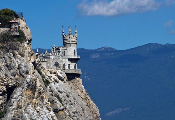 Туристов не пустят в Крым под видом командированных