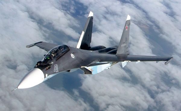 Су-30 подняли в небо для сопровождения самолетов-разведчиков США