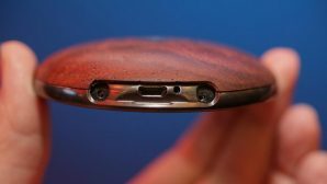 Эксперты назвали Топ-5 самых необычных смартфонов мира