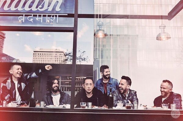 Linkin Park почтила память Честера Беннингтона новым клипом