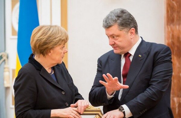 Меркель и Порошенко обменялись мнениями по поводу ввода миротворцев ООН в Донбасс