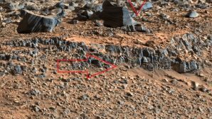 На фотографиях Марса найдены руины старого города