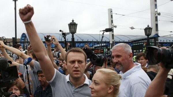 На митинг Навального во Владивостоке пришли не более 700 человек