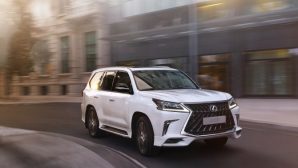 В России начинаются продажи новой спецверсии Lexus LX570