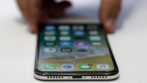 Эксперты назвали главное преимущество iPhone X перед Android-смартфонами