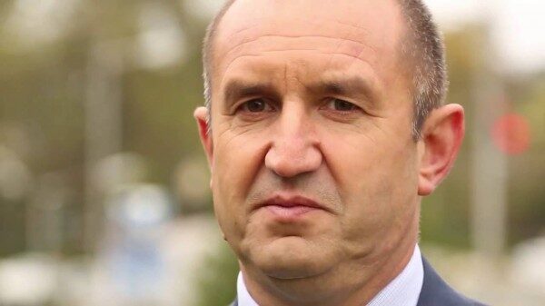 Глава Болгарии выступил за отмену антироссийских санкций
