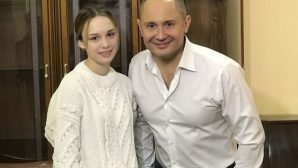 Накануне свадьбы Диана Шурыгина посетила тренинг известного сексолога