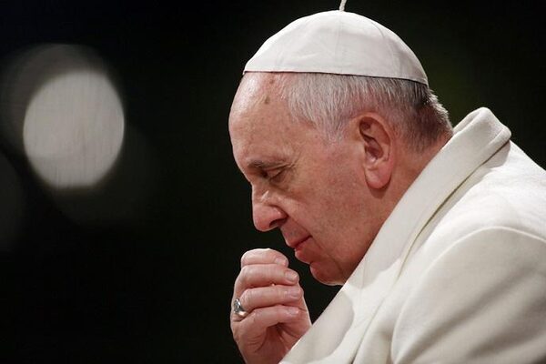 Папа Римский скрывает правду о планете Нибиру, содержащуюся в Библии, считают конспирологи