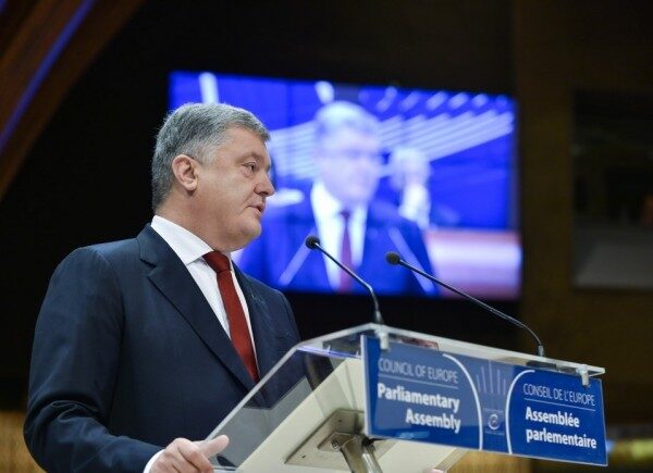 Порошенко заявил о готовности Украины провести референдум по статусу Крыма
