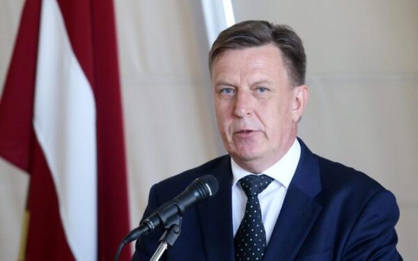 Протест в Прибалтике: скандал разгорается в Латвии, премьер-министру направлено письмо от русскоязычного населения