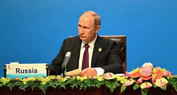 Путин сделал Латвии последнее предупреждение