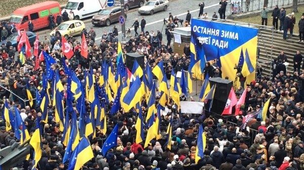 Саакашвили призывает к досрочным президентским выборам в Украине