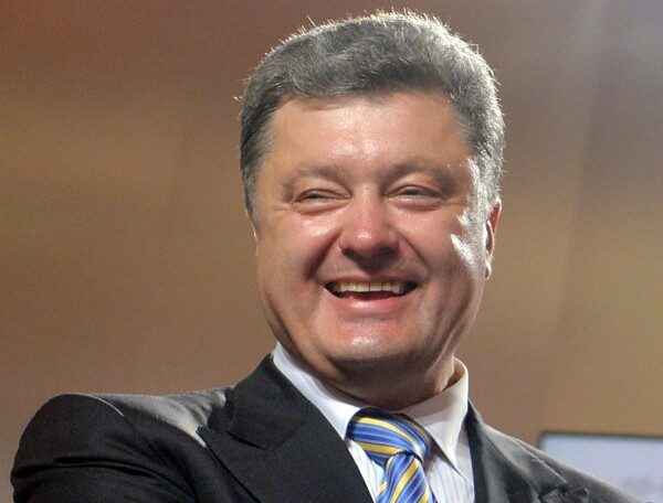 "Щедрость" Порошенко в отношении военных насмешила украинцев