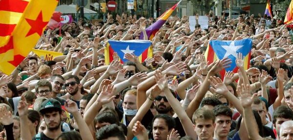В Барселоне проходит забастовка против действий полиции на референдуме