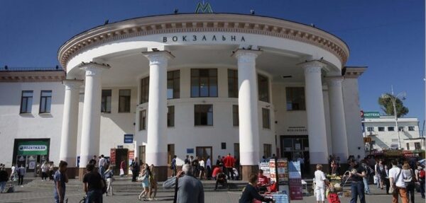 В Киеве из-за звонка о минировании закрыта станция метро «Вокзальная»