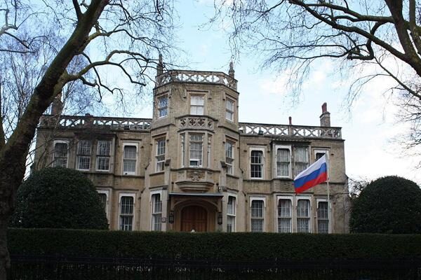 В Великобритании посольство РФ «отправило» журналиста Times в космос на iPhone