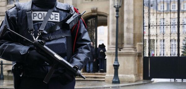 Возле посольства Иордании в Париже взорвался мотоцикл
