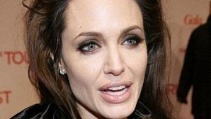 Анджелина Джоли после развода стала выглядеть ещё более измождённой