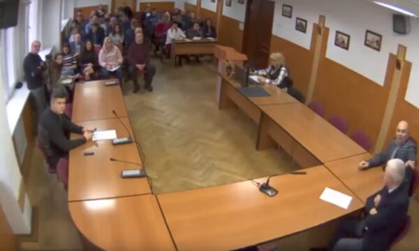 «Хы с палочкой»: видео с не знающим римские цифры украинским чиновником шокировало Сеть